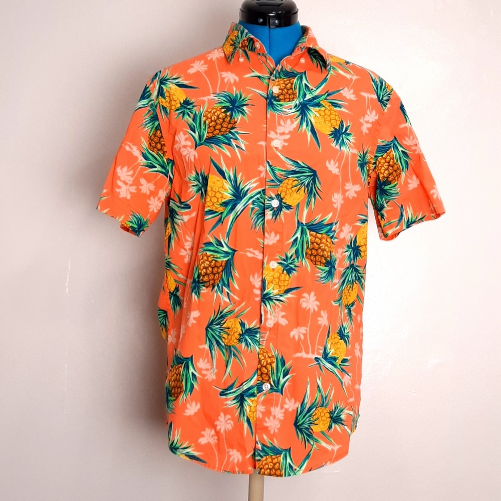 Old Navy Mens slimfit button-up size s